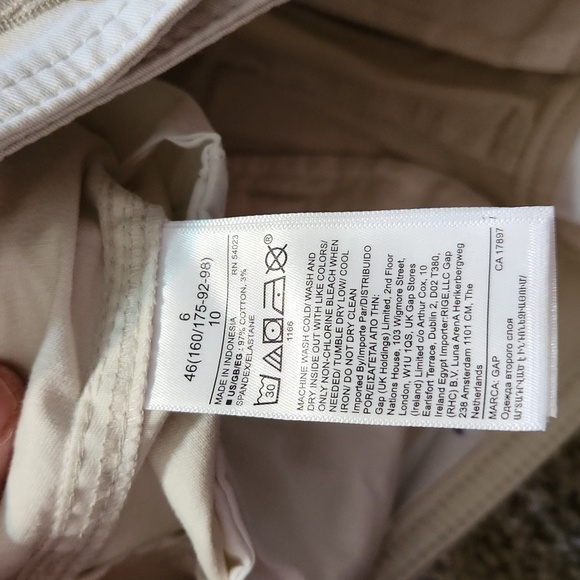GAP Khaki's - Picture 4 of 10